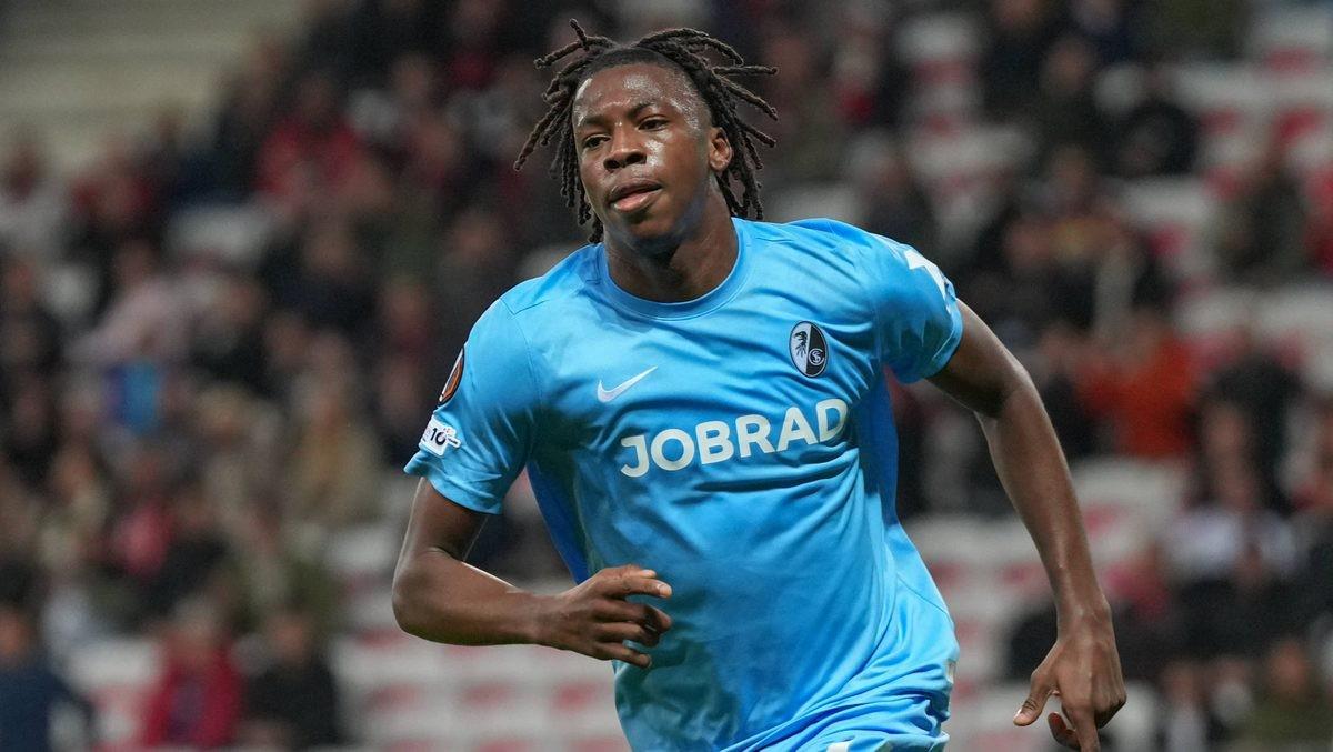 bob半岛体育登录入口-外媒：拜仁和巴黎关注弗赖堡20岁中场曼赞比